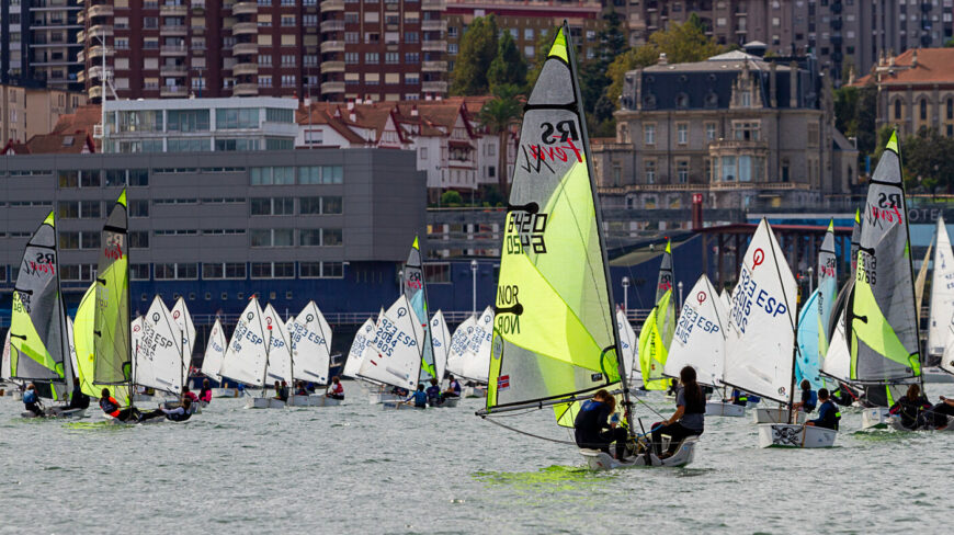 220 regatistas y 180 barcos disputaron el Trofeo José Luis de Ugarte en el Abra interior