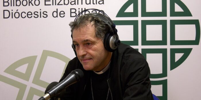 Mons. Joseba Segura: «La declaración de Otegi no es todo lo que la IA tiene que decir pero es un paso importante»