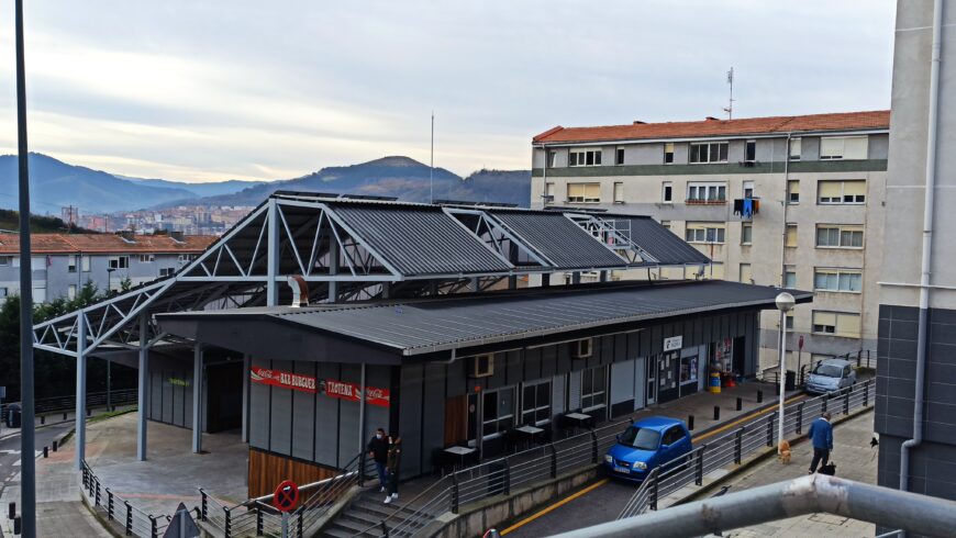 Bilbao Zerbitzuak programa visitas a las instalaciones de placas solares del mercado de Otxarkoaga