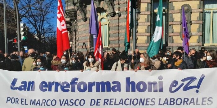 Sindicatos vascos se movilizan contra la reforma laboral que llega esta mañana al Congreso