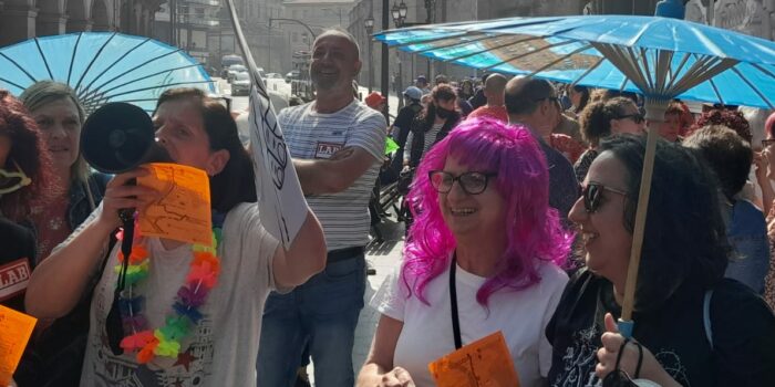 Limpiadoras de Bizkaia emulan una ruta turística reivindicativa: un ‘free tour’ contra la precariedad