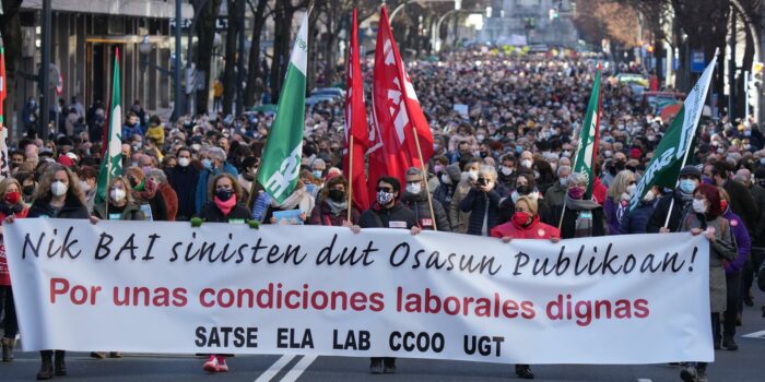 Vecinos de Bilbao: «Sagardui no nos tranquiliza: o defendemos Osakidetza o la perderemos»