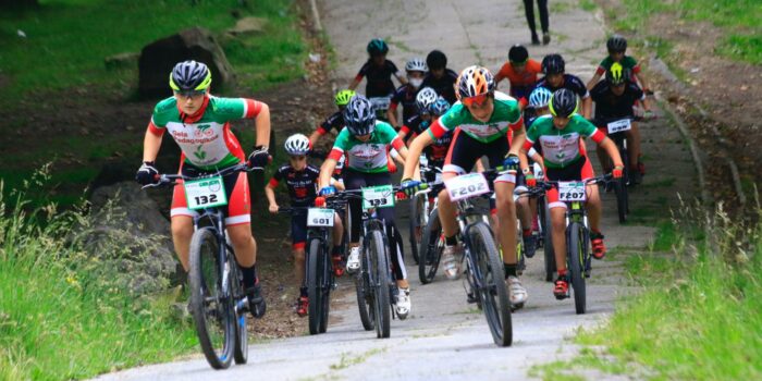 El ciclismo de Bizkaia sigue rodando «gracias a 120 clubes federados»
