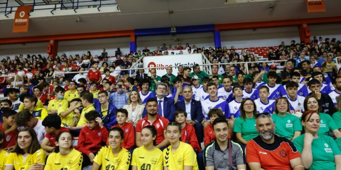 El V Encuentro de Deportistas y Clubs de Bilbao acoge a más 500 deportistas