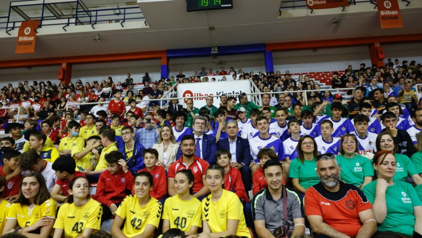El V Encuentro de Deportistas y Clubs de Bilbao acoge a más 500 deportistas
