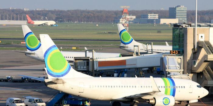 Las aerolíneas buscan viajeros que renuncien a su plaza para compensar el ‘overbooking’