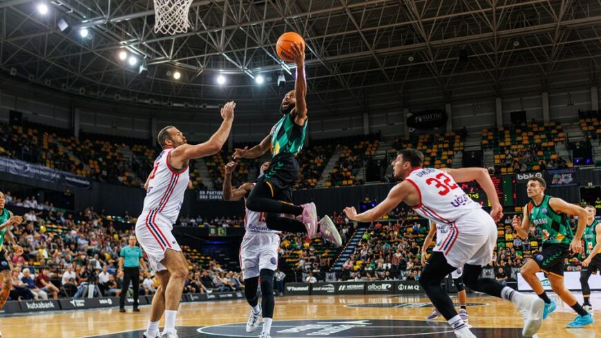 El Surne Bilbao Basket supera sin problemas al Bahcesehir turco 80-66