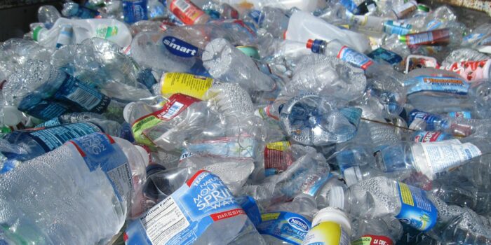 Greenpeace denuncia la presión del lobby del plástico a la Comisión Europea