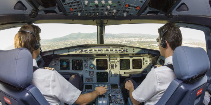 Nuevo radar de aterrizaje en Loiu: «Ningún piloto pondría en peligro a pasajeros por una machada»