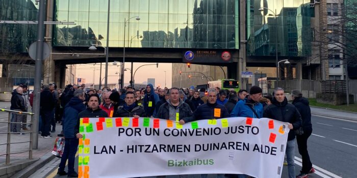 La huelga de Bizkaibus no cesa: «Llegaremos hasta el final, la fuerza no va a decaer»