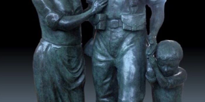 ‘Agurra’: una escultura en recuerdo de las familias afectadas por la Guerra Civil