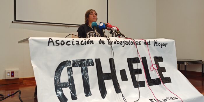 Las trabajadoras del hogar de Bizkaia hacen balance: «La mitad de las internas no descansa»