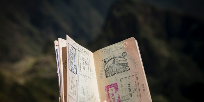 Más de 300 euros por un pasaporte con errores