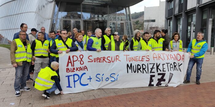 Trabajadores de los peajes de Bizkaia se manifiestan en contra de las negociaciones por el nuevo convenio