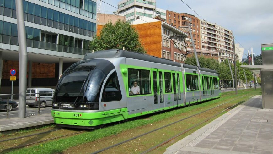 El tranvía reforzará su servicio para el Athletic – Sevilla del viernes