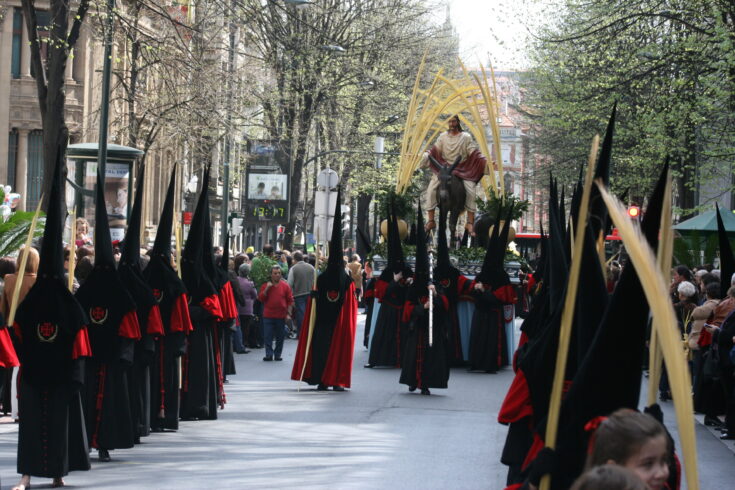 Las procesiones de la Santa Cena y del Santo Entierro provocarán afecciones al tráfico en Bilbao el jueves y viernes