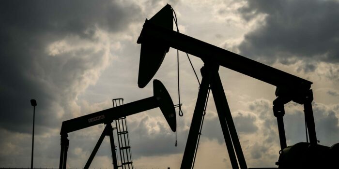 El petróleo sube un 8% por el recorte en la producción