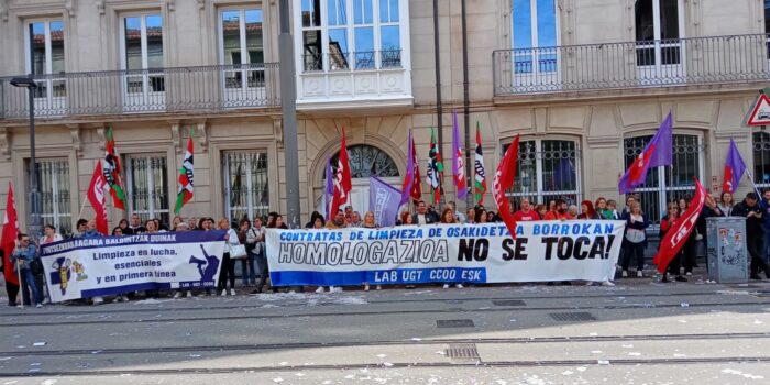 El Parlamento Vasco pide a Osakidetza que se cumpla el convenio de limpieza
