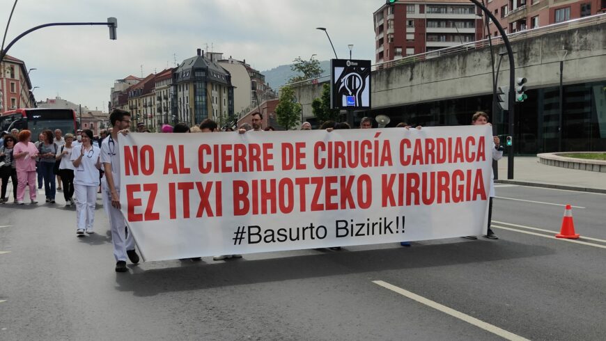Basurto Bizirik se vuelve a manifestar en contra del traslado de la cirugía cardiaca a Cruces