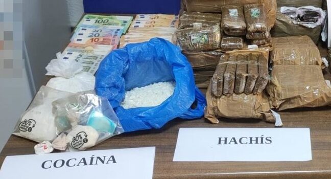 Dos detenidos por vender cocaína y hachís en un bar de Astrabudua