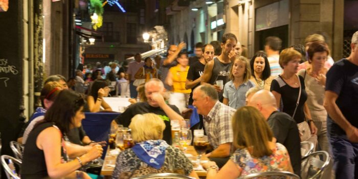 Los bares de Bilbao podrán solicitar terrazas a partir del lunes