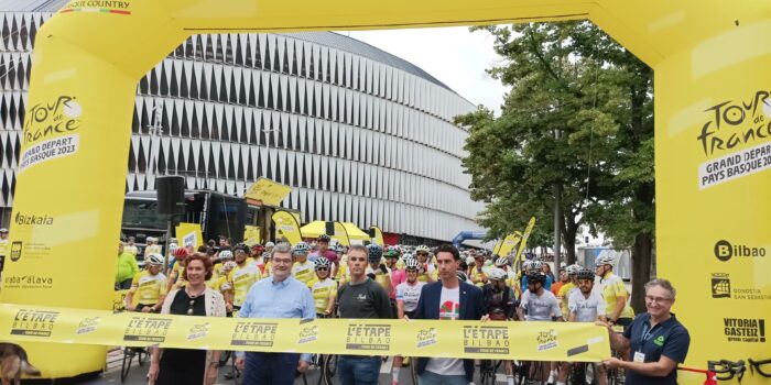 Alrededor de 2.000 cicloturistas participan en la ‘L’Étape Bilbao By Tour de France’
