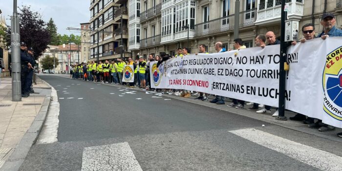 Varios sindicatos califican al Gobierno Vasco y al PNV de prepotentes por intentar crispar a la Ertzaintza