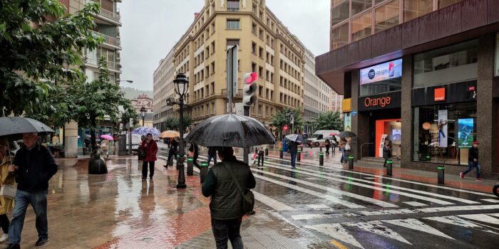 Euskadi mantiene el aviso amarillo por lluvias intensas