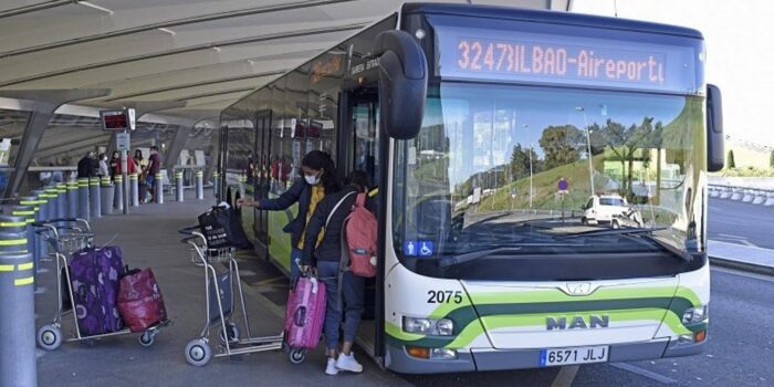 El trayecto de autobús hacia el Aeropuerto se podrá pagar con tarjeta