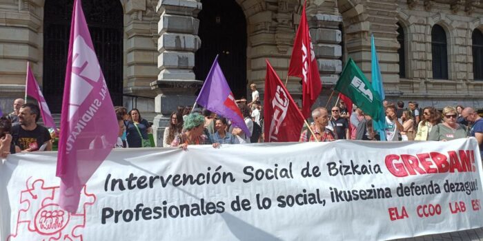 Las profesionales de intervención social de Bizkaia anuncian nuevas movilizaciones