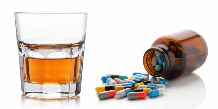 ¿Puedes beber alcohol mientras te estás medicando?