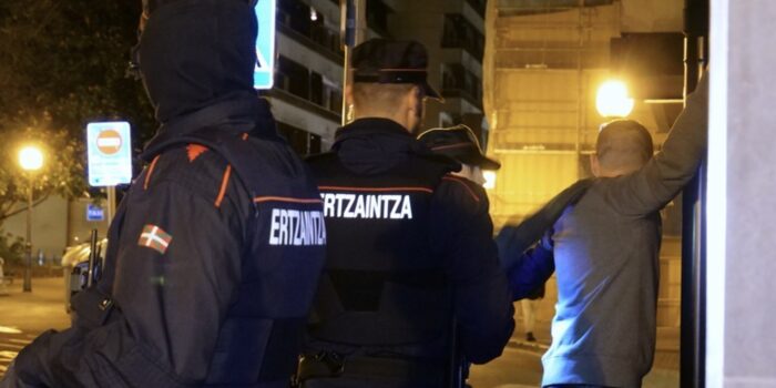 El caos de fiestas de Bilbao: «Decenas de detenidos, calabozos llenos y unidades saturadas»
