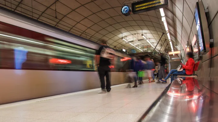 La Línea 3 de Metro de Bilbao funcionará toda la noche de los viernes de septiembre