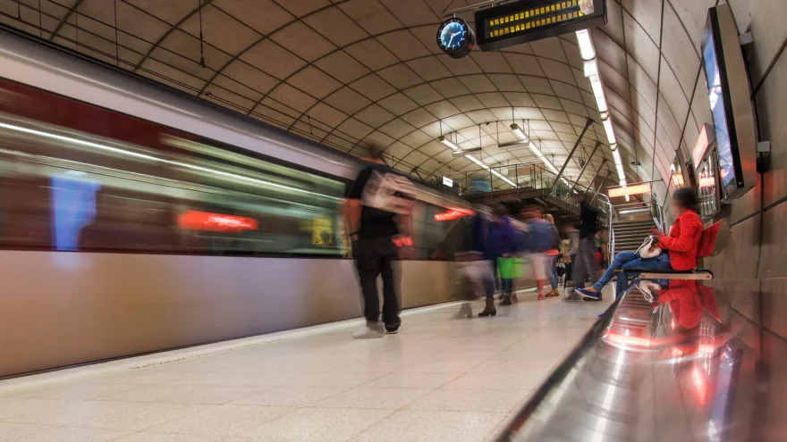 La Línea 3 de Metro de Bilbao funcionará toda la noche de los viernes de septiembre