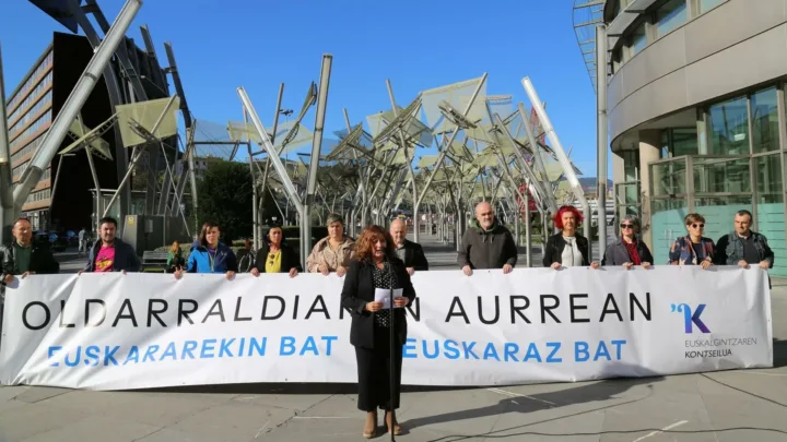 Aner Uriarte: «No existe una ofensiva judicial contra el euskera»