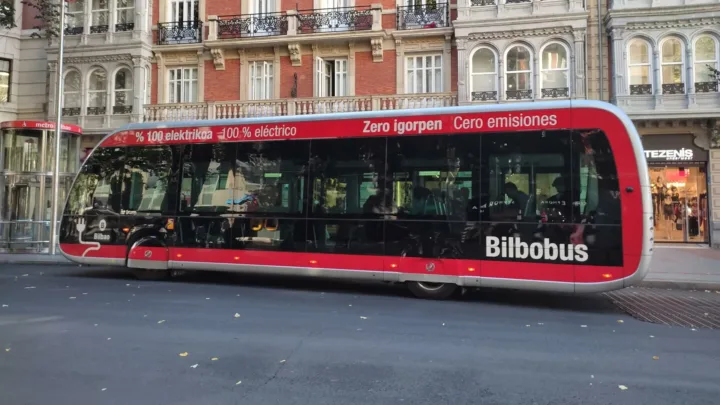 Bilbobus realizará este jueves su cuarta jornada de huelga por el convenio