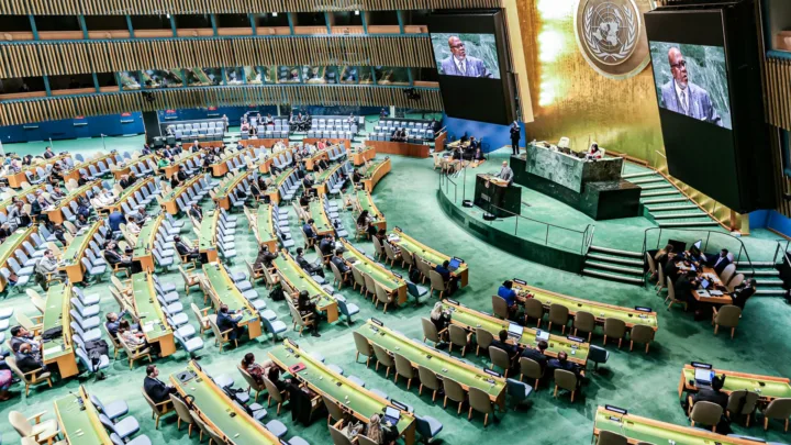 La Asamblea General de la ONU adopta una resolución que pide la retirada de Israel de los Altos del Golán