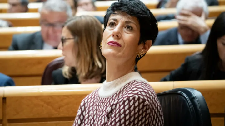 Elma Saiz responde a la OCDE que la reforma de pensiones española es «sostenible y equilibrada»