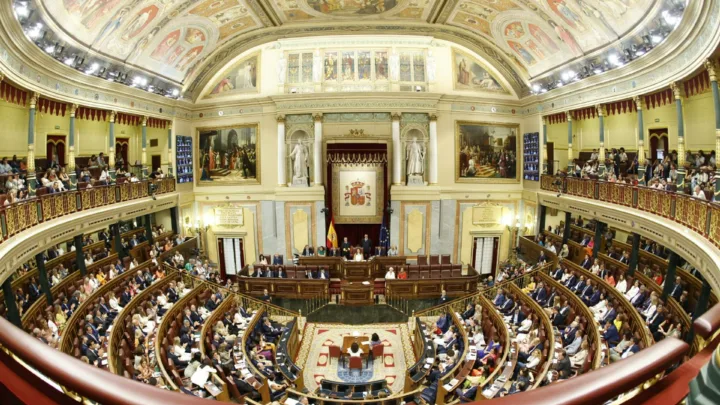 La Ley de Amnistía pasa su primer examen en el Congreso con apoyo de PSOE y aliados