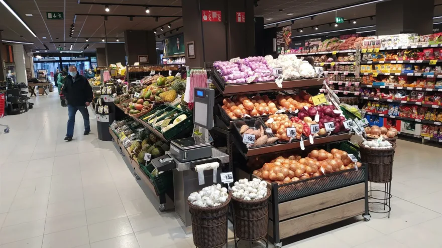 Las ventas en las grandes superficies y cadenas de alimentación de Euskadi crecen un 0,2% en 2023