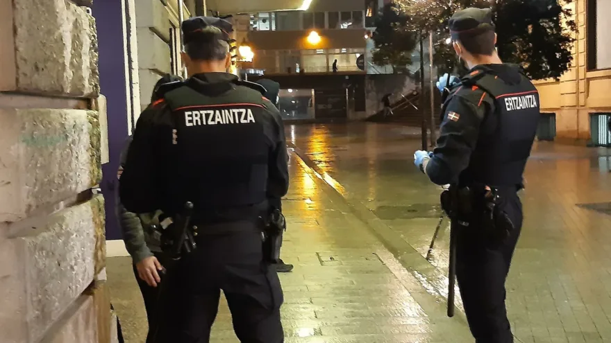 Dos detenidos en Bilbao tras agredir a un viandante para sustraerle su móvil