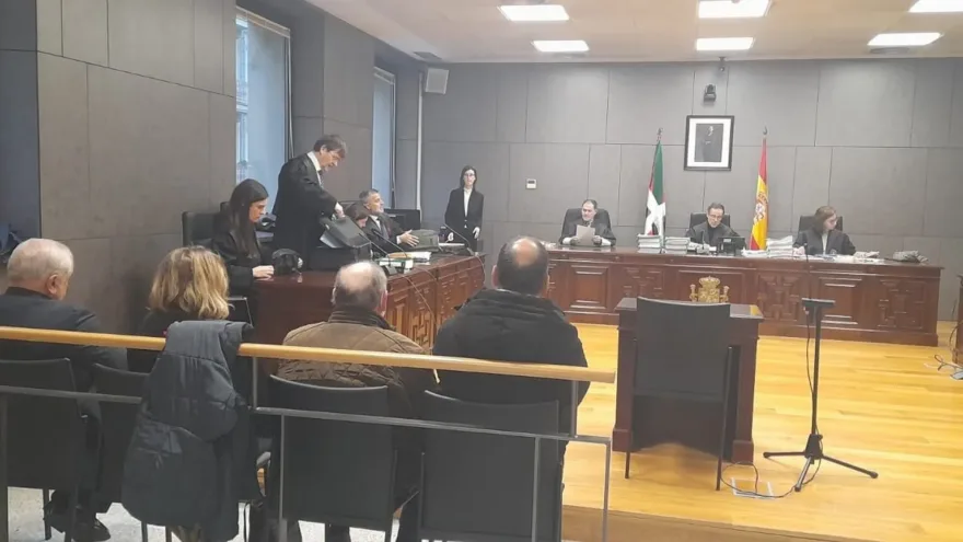 Fiscalía retira la acusación por malversación en el juicio de Alonsotegi
