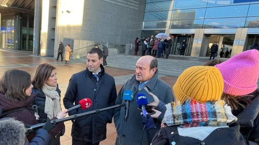 Pradales reivindica la oficialidad del euskera en Bruselas