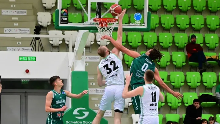 El Surne Bilbao Basket gana en Bulgaria (62-94) y sigue invicto en Europa