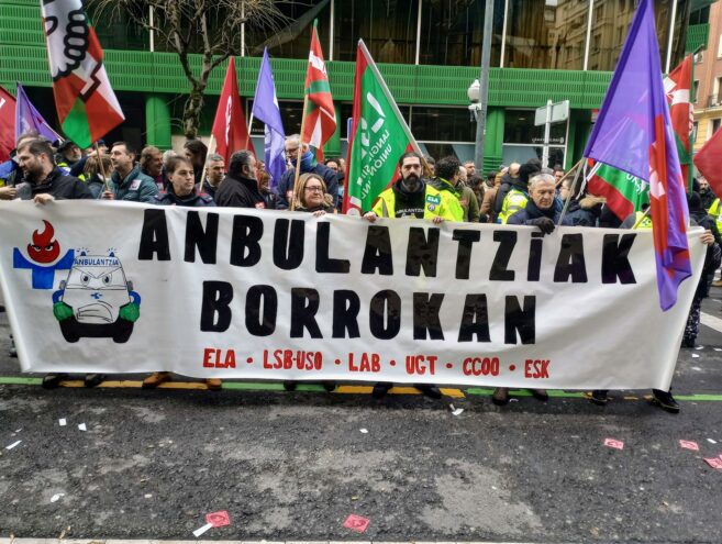 El transporte sanitario de Euskadi comienza este lunes huelga indefinida