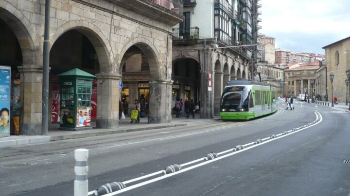 El tranvía de Bilbao reforzará este jueves su servicio por el partido de Copa de la Reina