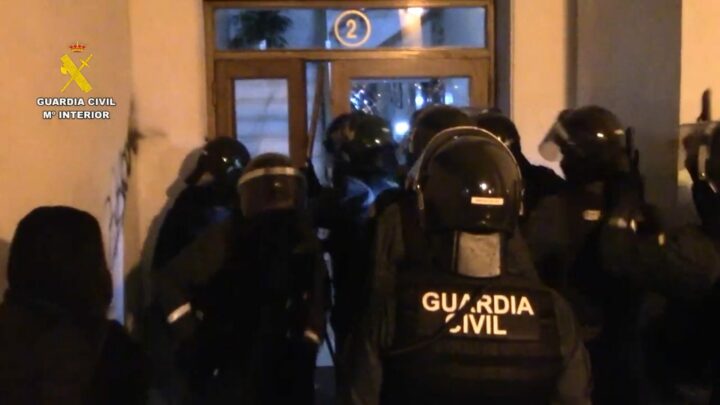 Guardia Civil detiene en Euskadi a ocho miembros de los Trinitarios dedicados a tráfico de drogas