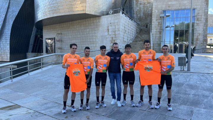 Euskaltel-Euskadi presenta su equipo para la Itzulia