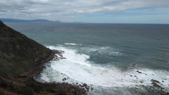 Euskadi activa el aviso amarillo por vientos de más de 100 km/h y olas de más de 3 metros