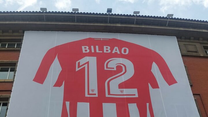 Bilbao se tiñe de rojiblanco